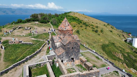 Yerevan: gita di un giorno al lago Sevan, a Dilijan e alla fabbrica di vino/brandy