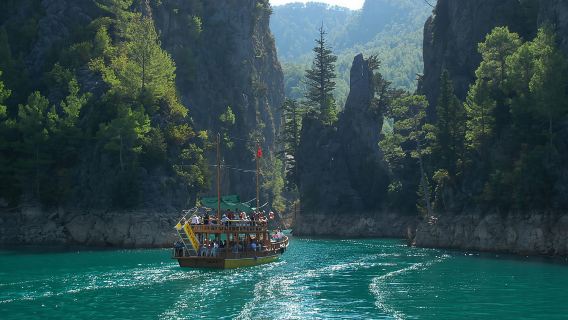 Alanya: Green Canyon Boat Trip with Lunch and Soft Drinks