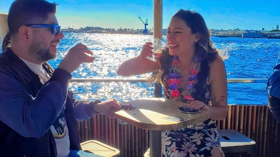 San Diego: Geselligkeit, Tanzen und die Bucht mit Tiki Tonics genießen