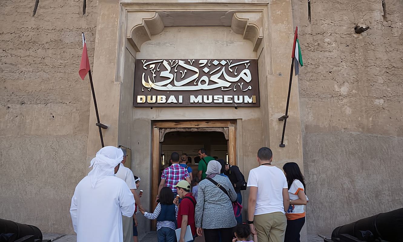 Dubai: Old Town, Creek, Museums, Souks, & Street Food Tour