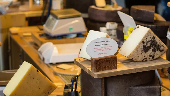 Experiencia gastronómica londinense: Recorrido gastronómico por el Borough Market [Guía/Queso británico, pescado con patatas fritas, chocolate artesanal/Exploración de bares/Paseo por el Támesis]