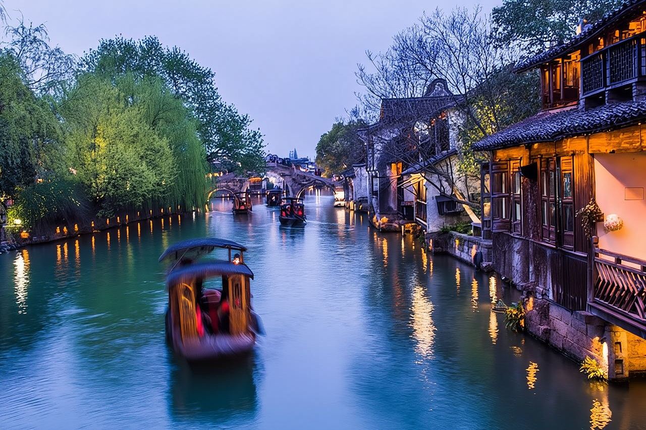 Tour privato di un giorno alla città sull'acqua di Zhujiajiao e alla città di Shanghai