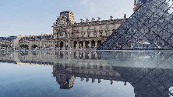 Louvre Museum Masterpieces Guided Tour with Reserved Access