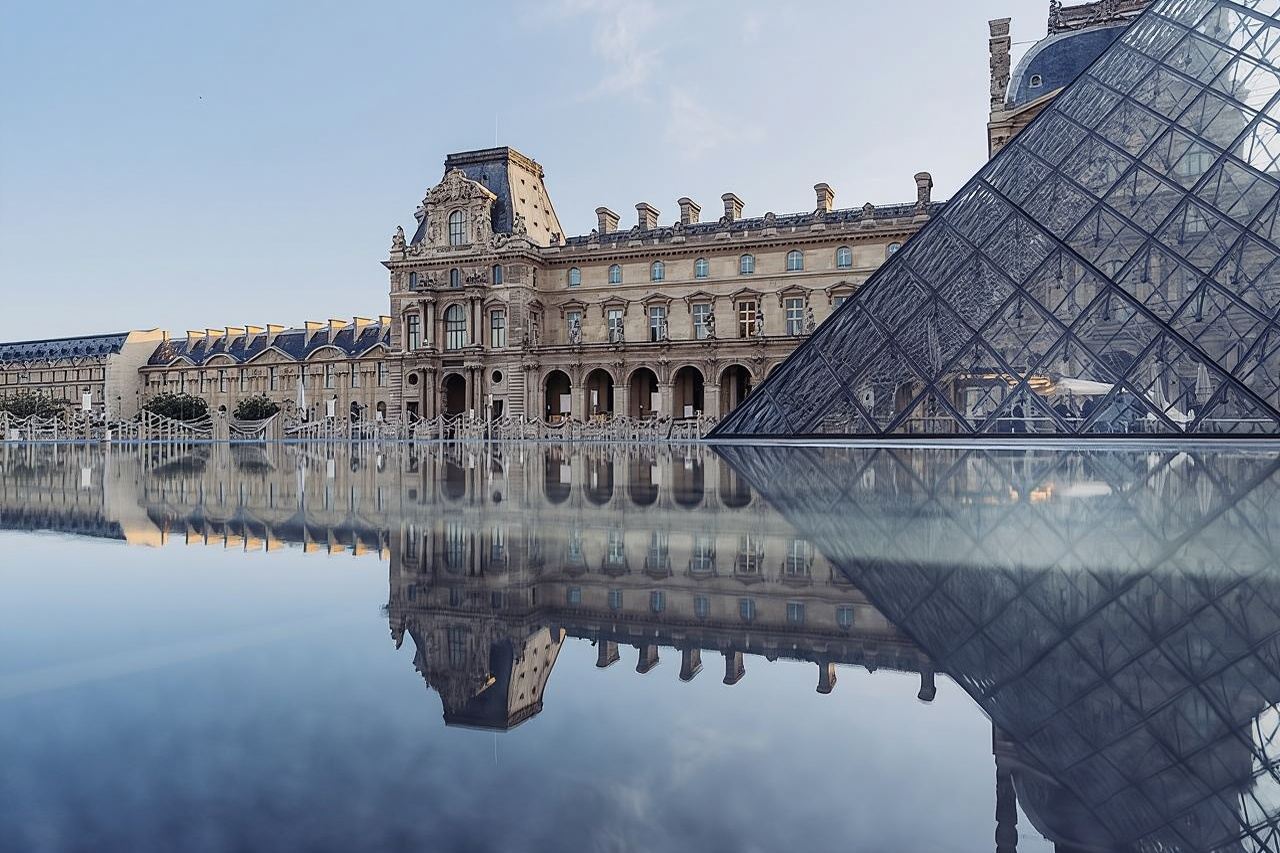 Louvre Museum Masterpieces Guided Tour with Access