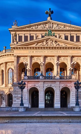 One-day private charter (Historical Museum Frankfurt + Old Opera House + Zoo Frankfurt)