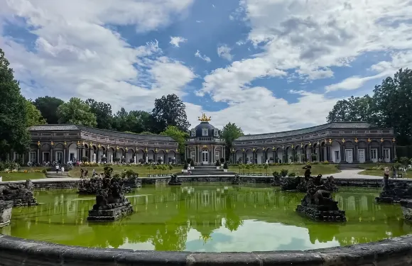 紐倫堡：拜羅伊特冬宮+埃爾朗根+維爾茨堡【包車遊】