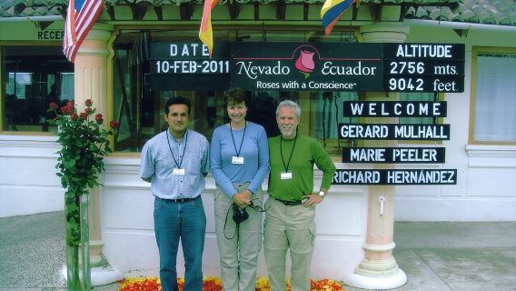 Mindo Cloud Forest Day Tours SWASTA oleh Richard Hernandez