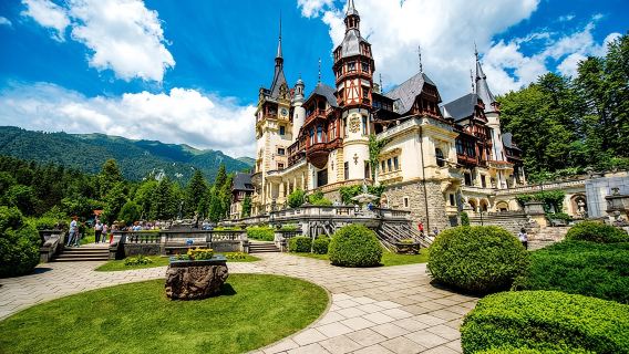 Bucharest to Dracula Castle, Peles Castle and Brasov Guided Tour