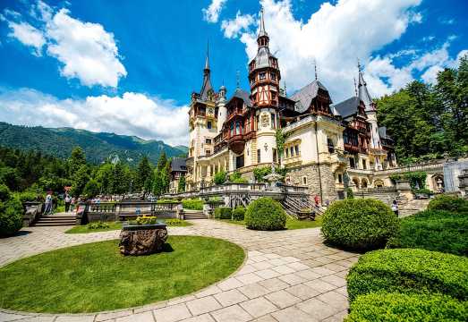 Bucharest to Dracula Castle, Peles Castle and Brasov Guided Tour