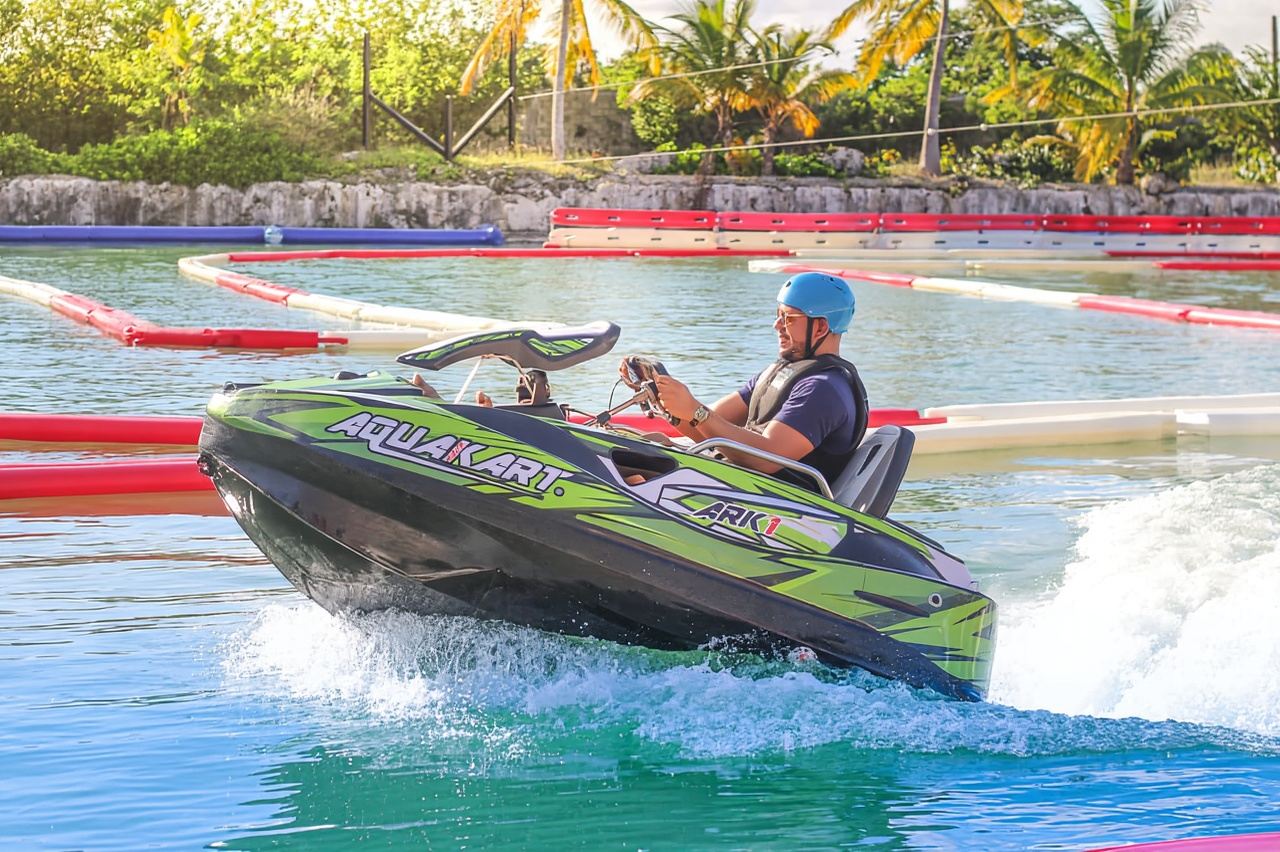 Hari Penuh Seru di Punta Cana: Jet Ski, Buggies & Aqua Kart