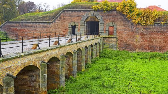 Tour di mezza giornata al campo di concentramento di Terezín da Praga con biglietto d'ingresso incluso