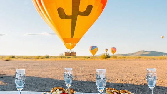 Phoenix: Heißluftballonfahrt mit Champagner und Catering