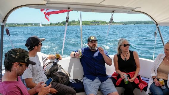 Portland: Maine Lighthouses Sightseeing Cruise with Drinks