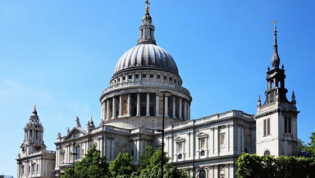 1-day tour of Royal Art and Luxury Shopping in London, UK