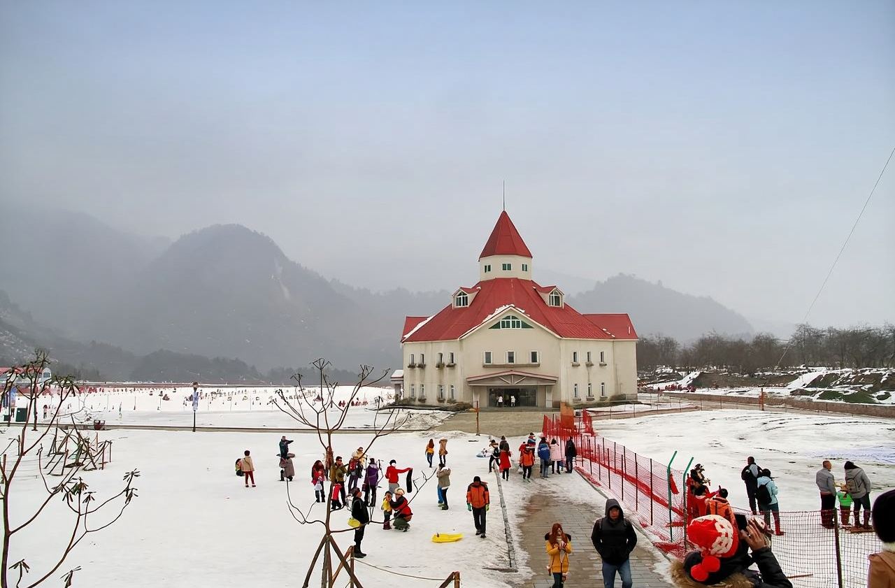 Sewa kendaraan pribadi pulang pergi dari Chengdu ke Gunung Salju Xiling (gratis antar jemput ke lokasi) bus antar jemput