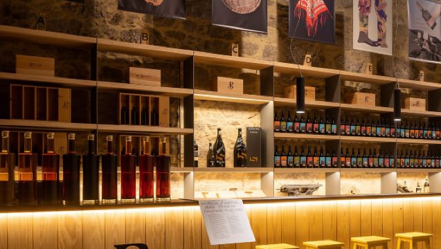 Porto: Guided Tour and Tasting of 3 Port Wines at Poças