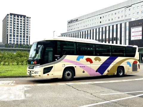 金澤白川鄉五箇山巡禮定期觀光巴士來回車票