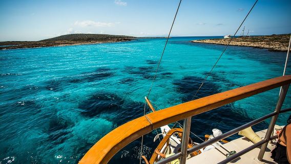 Rundfahrt um Antiparos und Despotiko mit traditionellem Boot