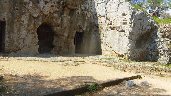 Athens Riverside: การเดินทางในเอเธนส์อันเป็นตำนาน