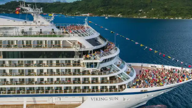 Shenzhen Greater Bay Area Cruise No. 1/2 Round-trip Hong Kong–Zhuhai–Macau Bridge Tour · 3 hrs · Sightseeing Boat Ticket