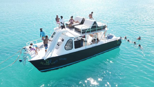 4hour Group Half Day Snorkeling Excursion in Grace Bay