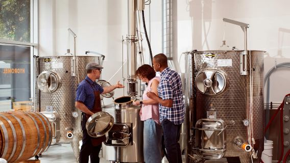 Quebec City: Honey and Distillery Tour with Tasting