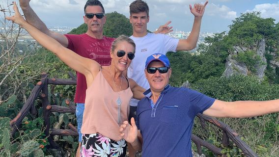 LES JOLIS PÈLERINS SE RENDENT À MARBLE MOUNTAIN, DRAGON BRIDGE ET LA DAME BOUDDHA