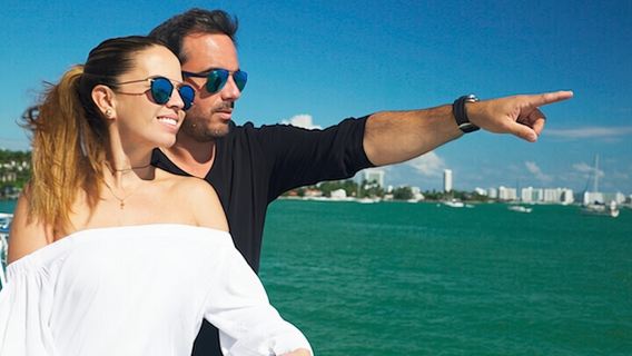 Paseo en barco turístico por Millionaire's Row en la Bahía de Biscayne