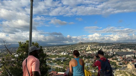 Tiflis: Descubre la historia del casco antiguo con un guía local