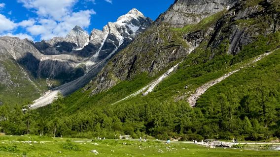 Bipenggou Valley 1-Day Tour: Explore Sichuan's Alpine Wonderland