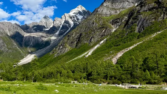 비펑거우 1일 투어: 쓰촨의 고산 동화 세계 탐험