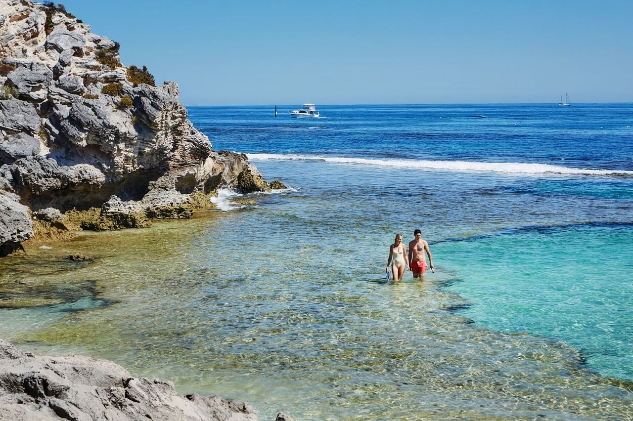 1-day tour to Rottnest Island in Western Australia [self-guided tour + cycling paradise + smiling quokkas]