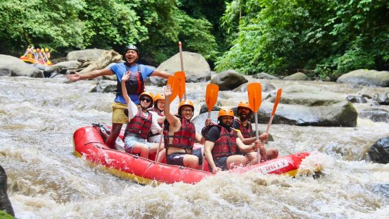 Bali: Sunrise Jeep Tour di Gunung Batur & Arung Jeram Sungai Ayung - Pakej Persendirian dengan Pengangkutan Hotel dalam Bahasa Inggeris