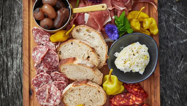 Queenstown: Walter Peak Gourmet BBQ & Lake Whakatipu Cruise