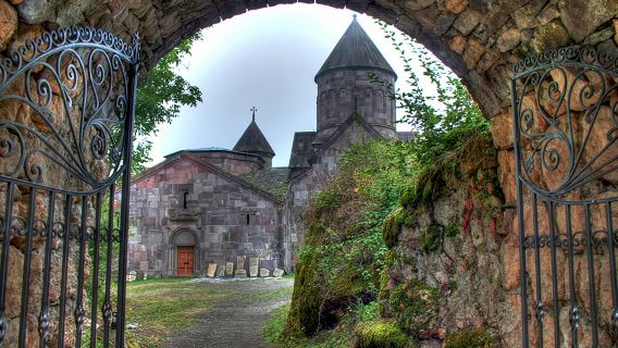 Visite de groupe : Dilidjan, lac Parz, Makaravank, usine de vin