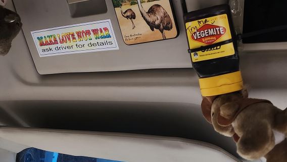 From Sydney: Blue Mountains Tour with Waterfall Walk & Lunch