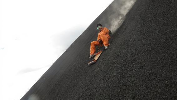 Leon: Volcano Board Adventure on Cerro Negro