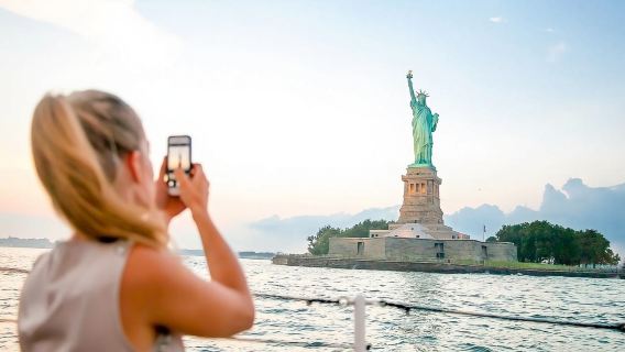 Statue of Liberty and Manhattan Skyline Sightseeing Cruise - Ticket