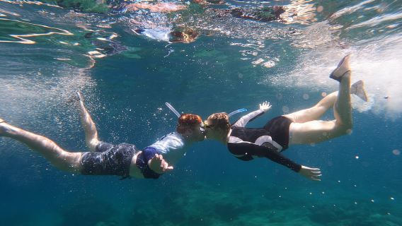Milos: Semi-Private Sailing Tour to Kleftiko / All-inclusive