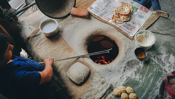 Chandni Chowk Delhi Food Tour with 15+ Tastings