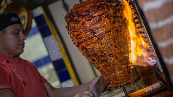 Visite des tacos de Cancun, bière locale et marché nocturne avec transport inclus.
