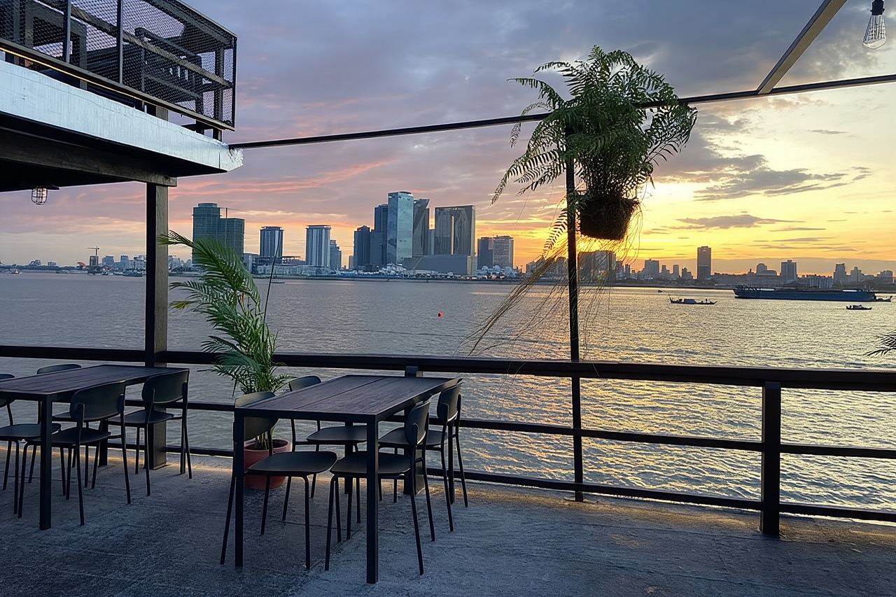 Sunset Cruise with free flow beer, soft drinks & fruit platter