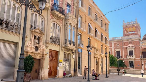 Self-guided discovery walk in Valencia and the Old Quarter