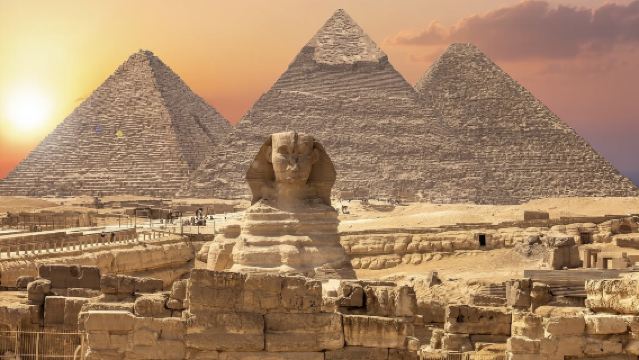 Giza Pyramids + New Grand Egyptian Museum 1-day Tour with Chinese and English Guide