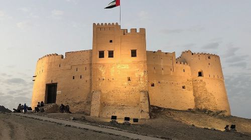 Full-Day Private Tour of the Six Emirates with Hotel Pick Up Day Tours 8