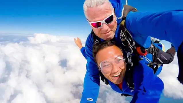 紐卡斯爾跳傘體驗（可選自駕或接送）