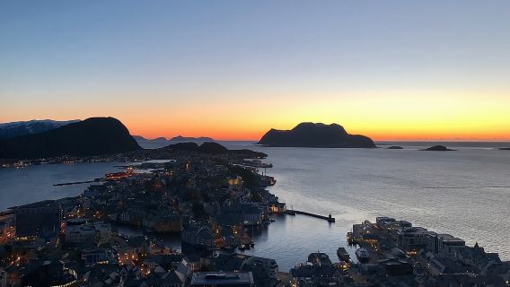 Ålesund: tour con audioguía por Ålesund y las islas circundantes