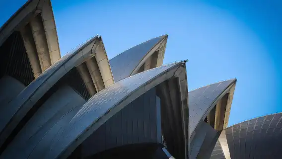 Sydney: Harbour Highlights & Aussie Bites Catamaran Cruise