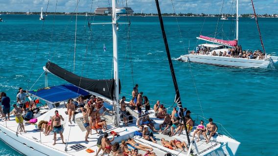 Isla Mujeres: tour en catamarán de lujo