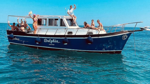 Syracuse: Boat tour with barbeque on board